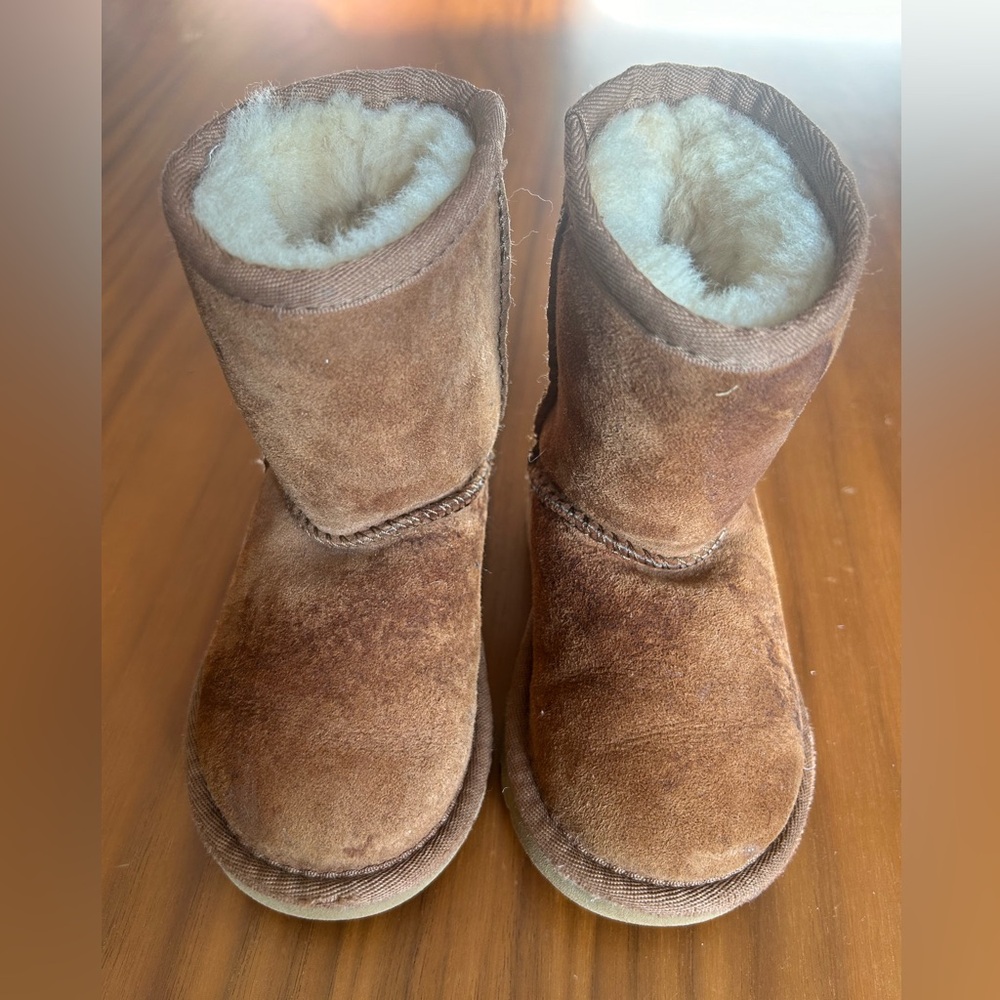 Ugg toddler size 7 - lightly worn in good condition